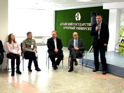 В Алтайском ГАУ школьных учителей из 14 районов края познакомили с цифровыми технологиями, применяемыми в современном сельском хозяйстве