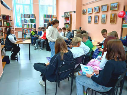 Школьникам Октябрьского района напомнили об ограничении пребывания несовершеннолетних в общественных местах