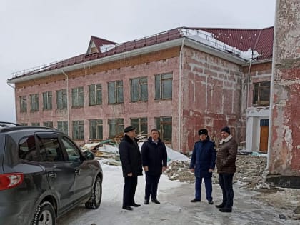 Владимир Лещенко и Игорь Панарин посетили Зональный район с рабочим визитом