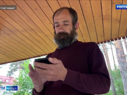 Волонтёр идёт пешком через всю страну и собирает деньги на лечение ребёнка из Алтайского края со СМА