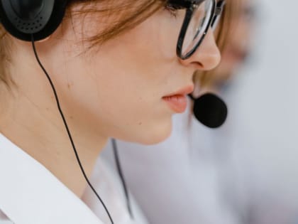 В Бийске волонтеры помогают справляться с нагрузкой на диспетчеров скорой помощи