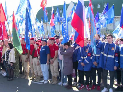 В Барнауле провели митинг под девизом «Своих не бросаем!»