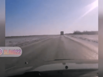 Водители пожаловались на "каток" на алтайской трассе