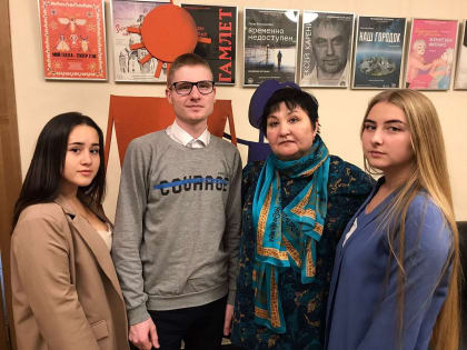 Студенты посетили Алтайский государственный театр для детей и молодёжи