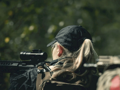 В Кремле не обсуждают призыв в армию женщин и увеличение срока службы до двух лет