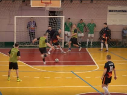 В доме спорта «Торпедо» проходит второй этап открытого чемпионата города по мини футболу.(ВИДЕО)