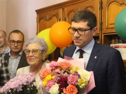 Жительнице Барнаула, ветерану Великой Отечественной войны Эсфирь Рувимовне Гринштейн исполнилось 100 лет