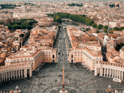 Макрон призвал США сесть за стол переговоров для урегулирования ситуации на Украине