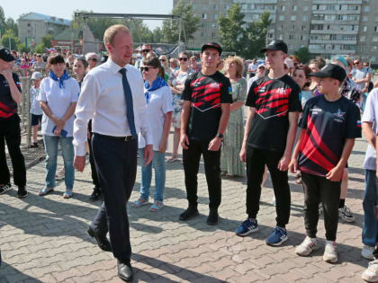 Губернатор Виктор Томенко посетил Заринск, который отметил День города и День металлурга