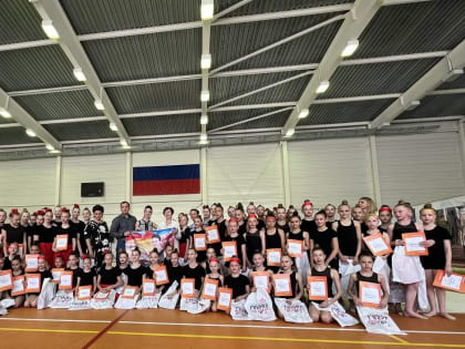 100 лучших гимнасток Алтайского края стали участницами международного проекта «Искусство в спорте» Любови Барыкиной