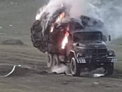 В Республике Алтай около села горел грузовик с сеном