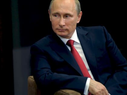 Губернатор Белгородской области подарил Путину шоколадку с мальчиком «Алешей»