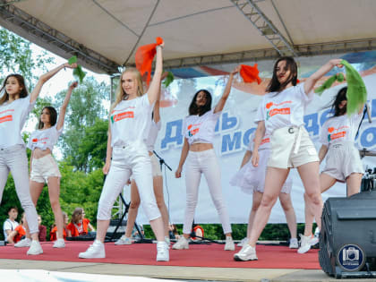 Иван Лоор поздравляет с предстоящим Днём молодёжи!