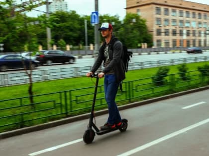 В Госдуме предложили сдавать тесты в ГИБДД для управления электросамокатом