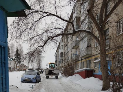 Территорию Железнодорожного района продолжают очищать от снега