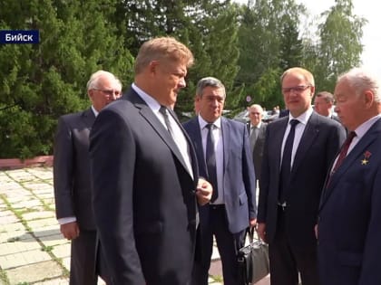 Полпред Президента в СФО вместе с губернатором посетил промышленные предприятия Бийска