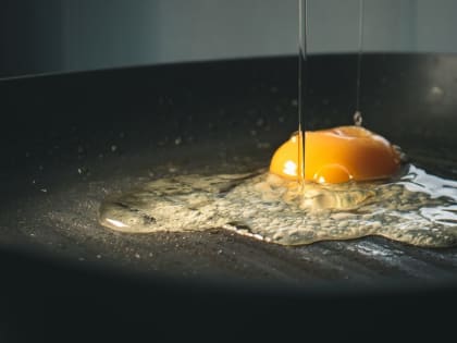 "Яичница уже деликатес": жители Алтайского края возмутились скачком цен на яйца