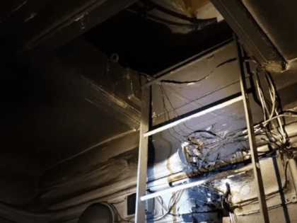 Третий этаж многоквартирного дома загорелся в Барнауле. Эвакуированы 5 человек