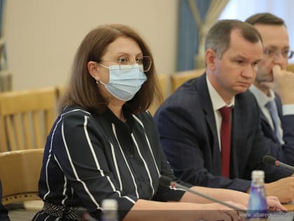 Минздрав Алтайского края предлагает вернуть масочный режим для жителей региона старше 65 лет