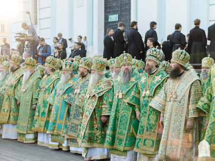 Митрополит Сергий принял участие в Патриаршей литургии в Троице-Сергиевой лавре