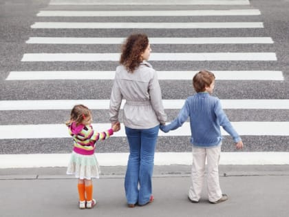 ГИБДД Барнаула напоминает детям о дорожной безопасности