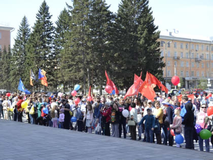 «Za мир! Труд! Май!»: в Рубцовске встретили День весны и труда