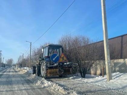 В Индустриальном районе организована работа по очистке территории от снега