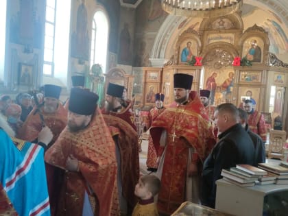 В субботу Светлой седмицы Архипастырь совершил богослужение в с. Санниково Алтайского края.
