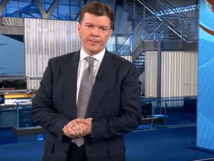 На Первом канале прокомментировали выход женщины с плакатом в студию