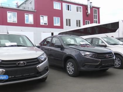 Десять автомобилей марки «Лада Гранта» получили лучшие инспекторы Гостехнадзора