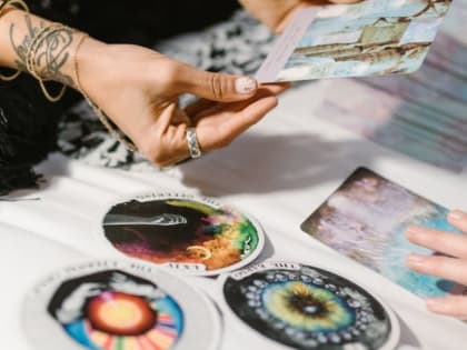 Ясновидящая назвала знаки зодиака, которым везет с деньгами