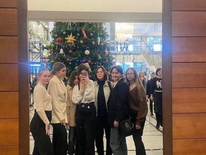 Путешествие по снам: студенты колледжа АлтГУ посетили Алтайский краевой театр драмы имени В.М. Шукшина