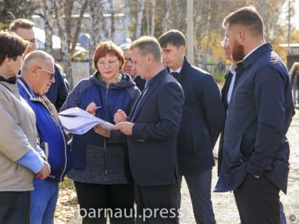 Вячеслав Франк вместе с барнаульцами обсудил благоустройство городского пространства