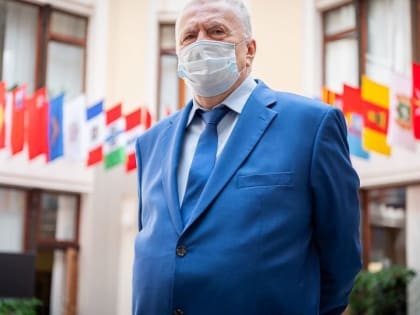 РБК: заболевший ковидом Жириновский находится в тяжелом состоянии на ИВЛ