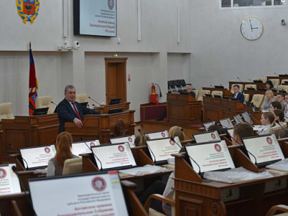 Александр Романенко открыл цикл «парламентских уроков» к юбилею представительной власти на Алтае