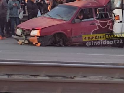 Стали известны подробности ДТП с автобусом и "девяткой" в Барнауле
