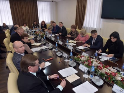 Вячеслав Франк провел совещание по деятельности Крытого рынка