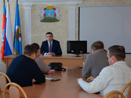 В администрации Ленинского района прошло совещание по вопросу организации работы в новогодние и рождественски дни