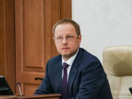 Томенко поручил ведомствам увеличить расходы на дорожную деятельность и технику