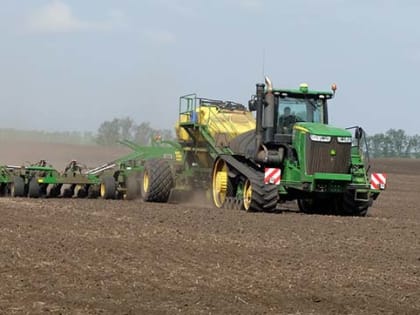 Аграрии Алтайского края ведут яровой сев