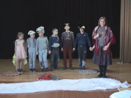 Окно в театр! В Поспелихинской школе №4 ребята знакомятся с искусством через литературу