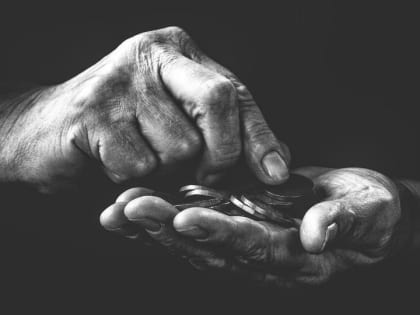 Отсутствие QR-кода спасло барнаульскую пенсионерку от долгов