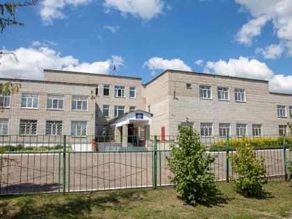 В селе Власиха продолжается строительство пристройки к школе N 98