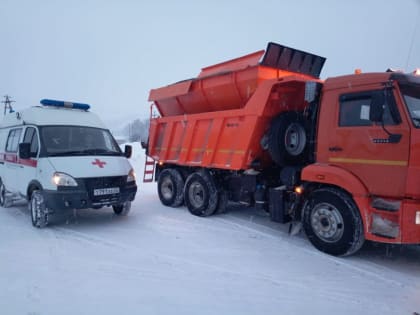 Дорога сквозь шторм: дорожники Юго-Западного ДСУ помогли врачам спасти жизнь больному в Змеиногорском районе