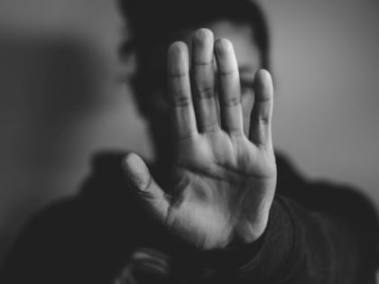 Житель Алтая изнасиловал женщину, чтобы отомстить за штраф