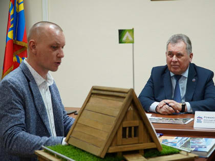 Алтайский предприниматель представил инновационную технологию строительства Александру Романенко