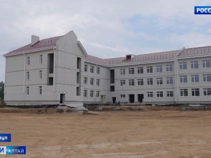 В барнаульском микрорайоне Спутник продолжается строительство школы и водозабора