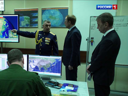 Губернатор Алтайского края Виктор Томенко побывал в 314-м отдельном радиотехническом центре