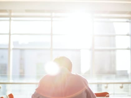 Перерабатывают и мало спят. Что известно о занятых жителях Алтайского края