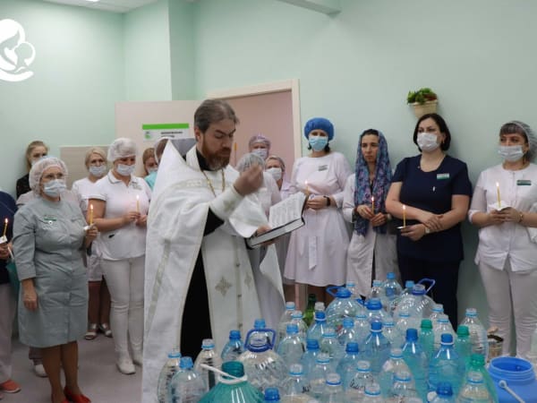 Протоиерей Михаил Бень посетил Алтайский краевой перинатальный центр «ДАР»